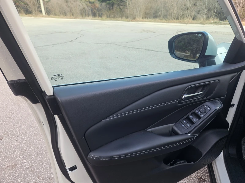 Nissan Qashqai 1.3 DiG-T, снимка 7 - Автомобили и джипове - 53157579