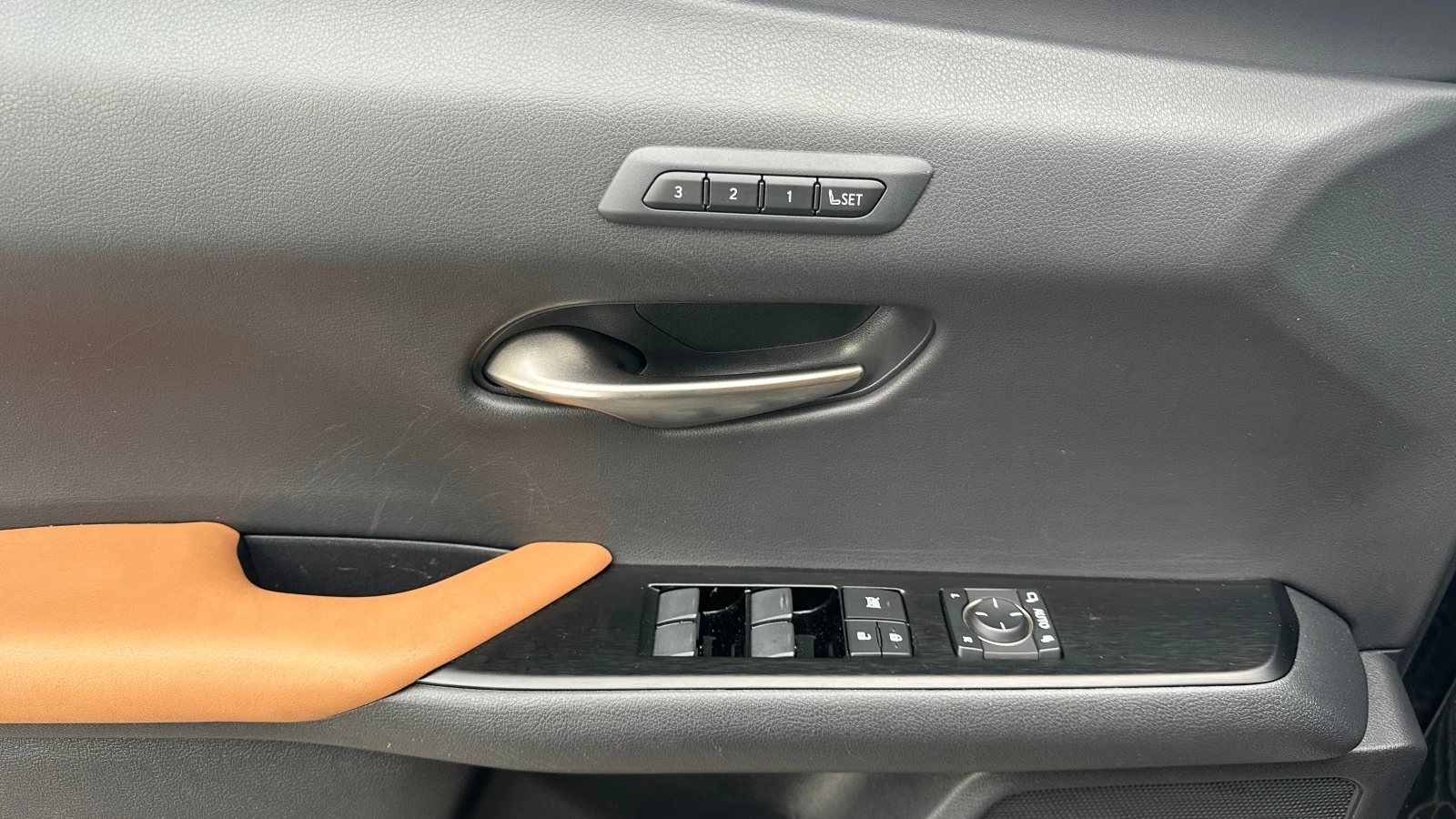 Lexus UX 250h 2.0 Hybrid, 4x4, Marc Levinson, Кожа-памет, Гаранц - изображение 9