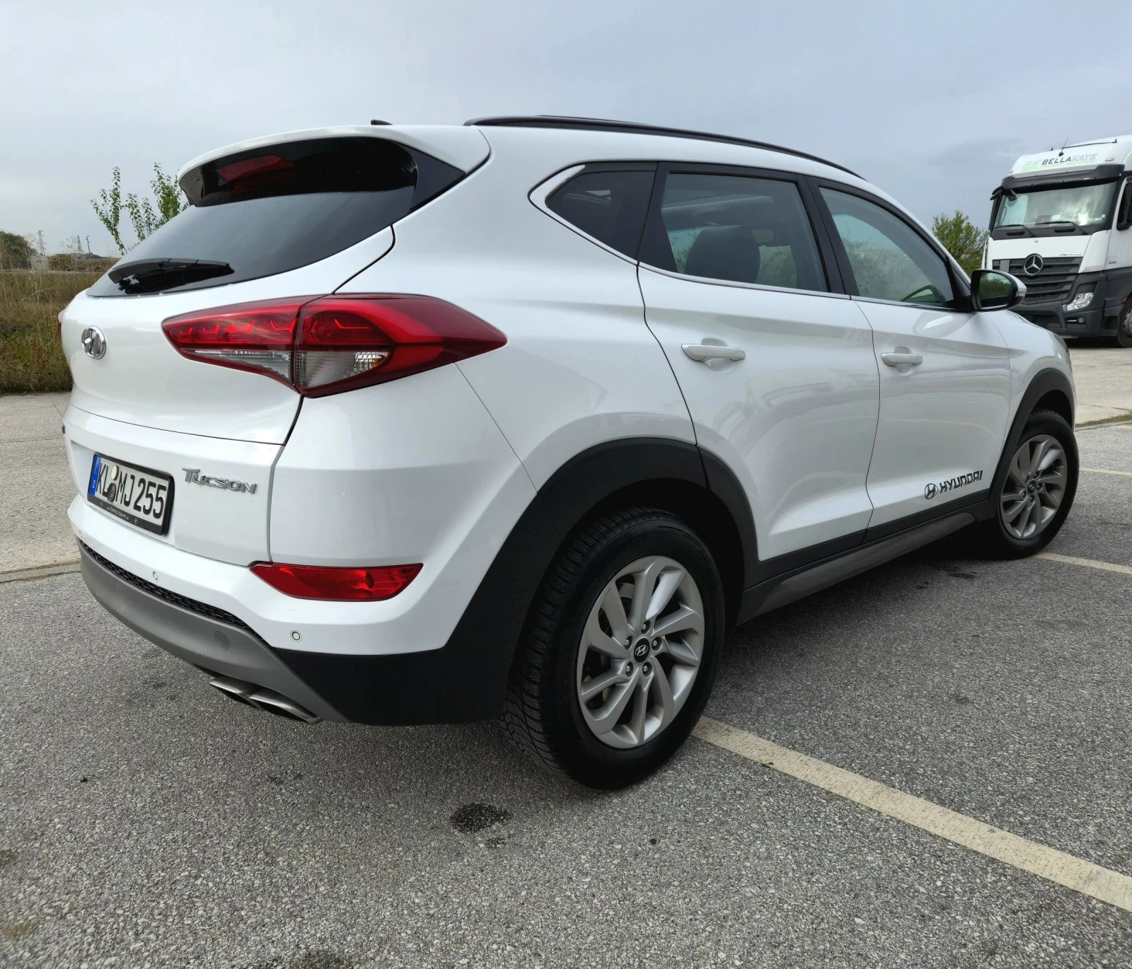Hyundai Tucson 2.0 136кс.PANORAMA 2017г. - изображение 2