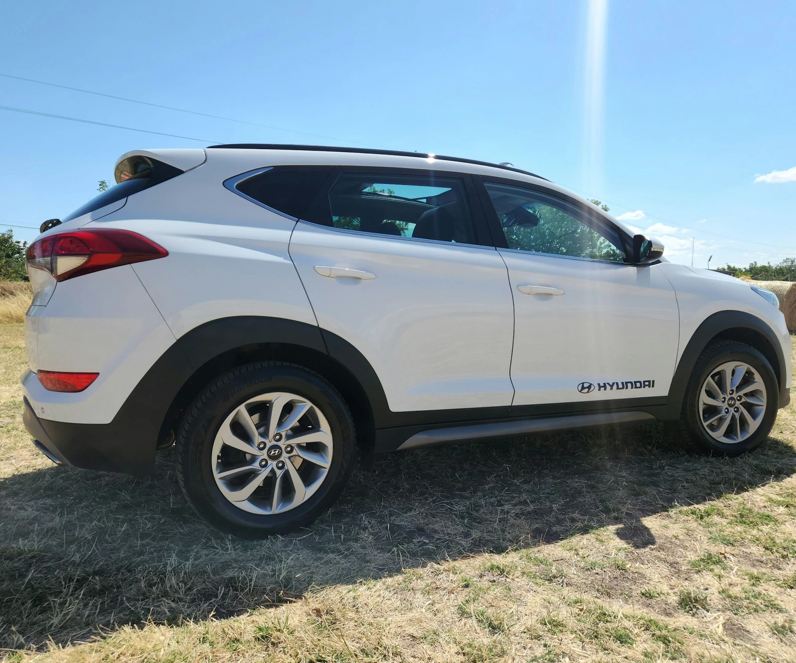 Hyundai Tucson 2.0 136кс.PANORAMA 2017г. - изображение 2