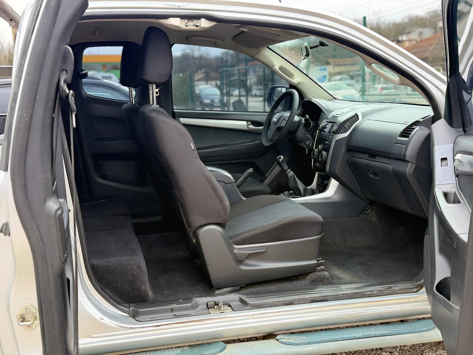 Isuzu D-max 2.5TDI 4X4, снимка 7 - Автомобили и джипове - 53697684