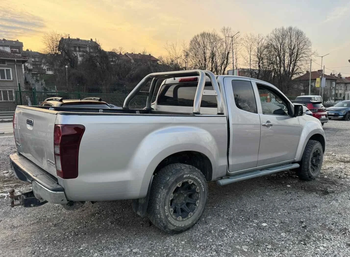 Isuzu D-max 2.5TDI 4X4 | Mobile.bg � ����������� 2