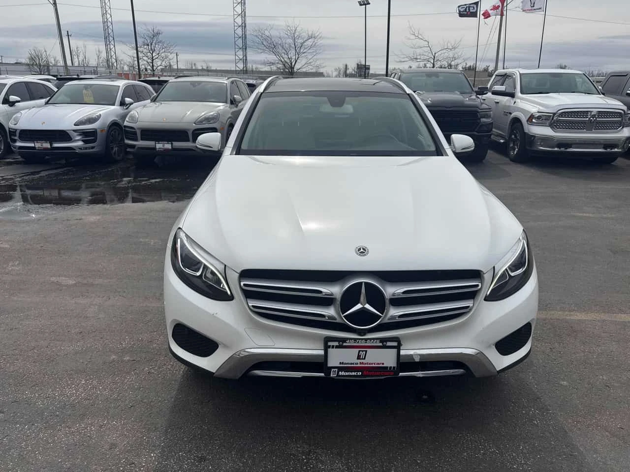 Mercedes-Benz GLC 300 CARFAX/ПАНОРАМА/ПОДГРЕВИ, снимка 2 - Автомобили и джипове - 54057694