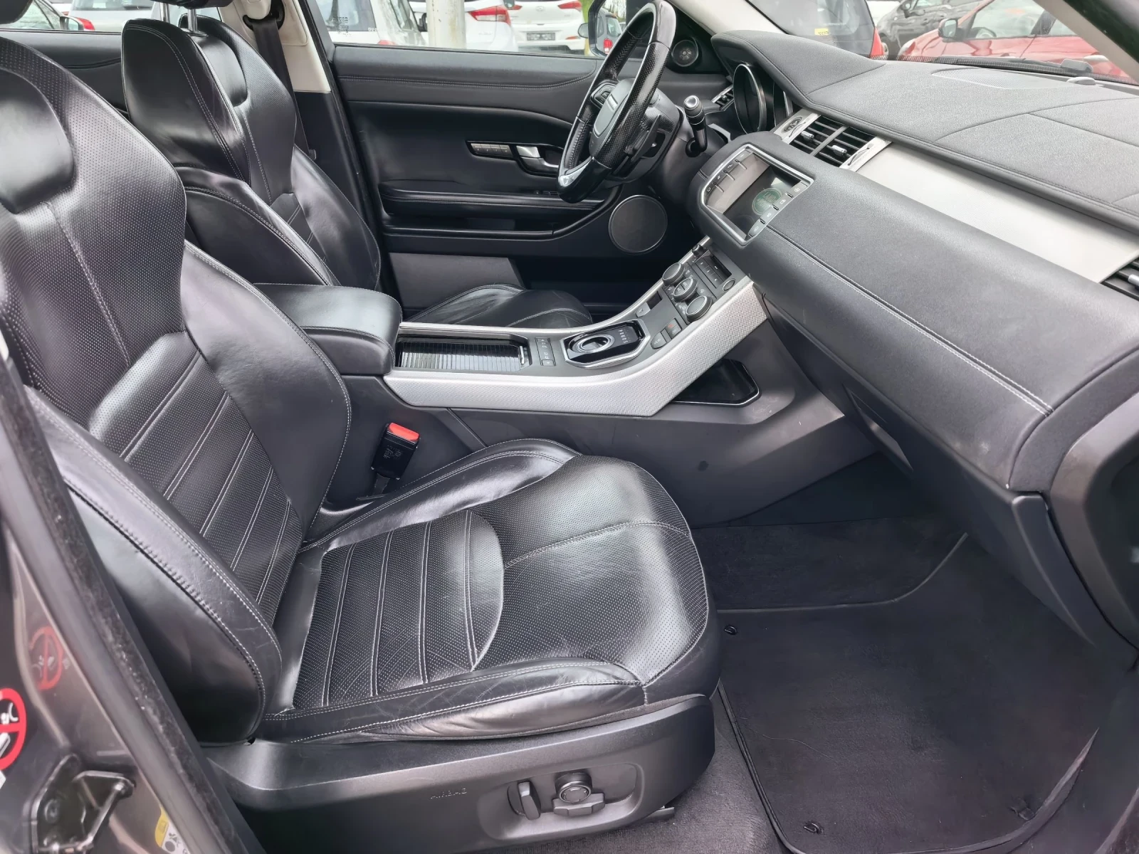 Land Rover Range Rover Evoque 2, 0tdi, снимка 11 - Автомобили и джипове - 54360058