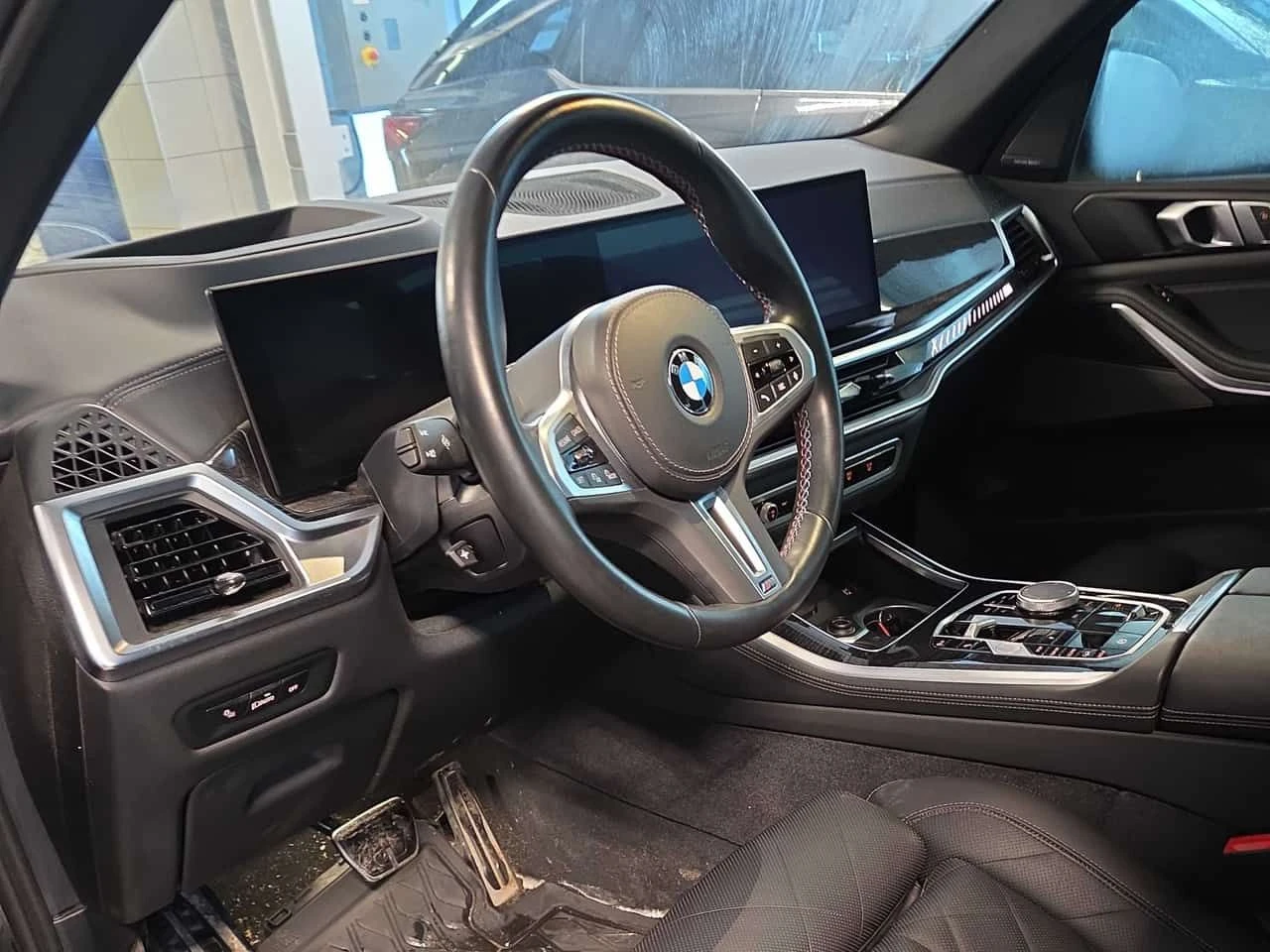 BMW X5 M60i| DISTRONIC| 360| NIGHT| ОТ ПРЕДСТАВИТЕЛСТВО, снимка 5 - Автомобили и джипове - 54528185