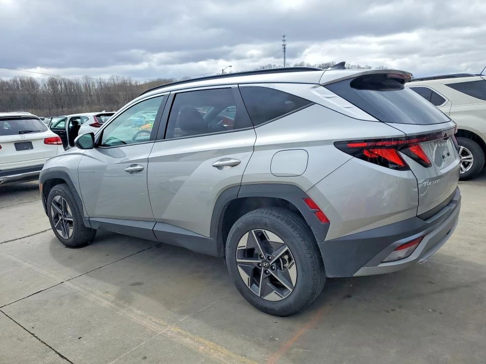 Hyundai Tucson, снимка 2 - Автомобили и джипове - 54825370