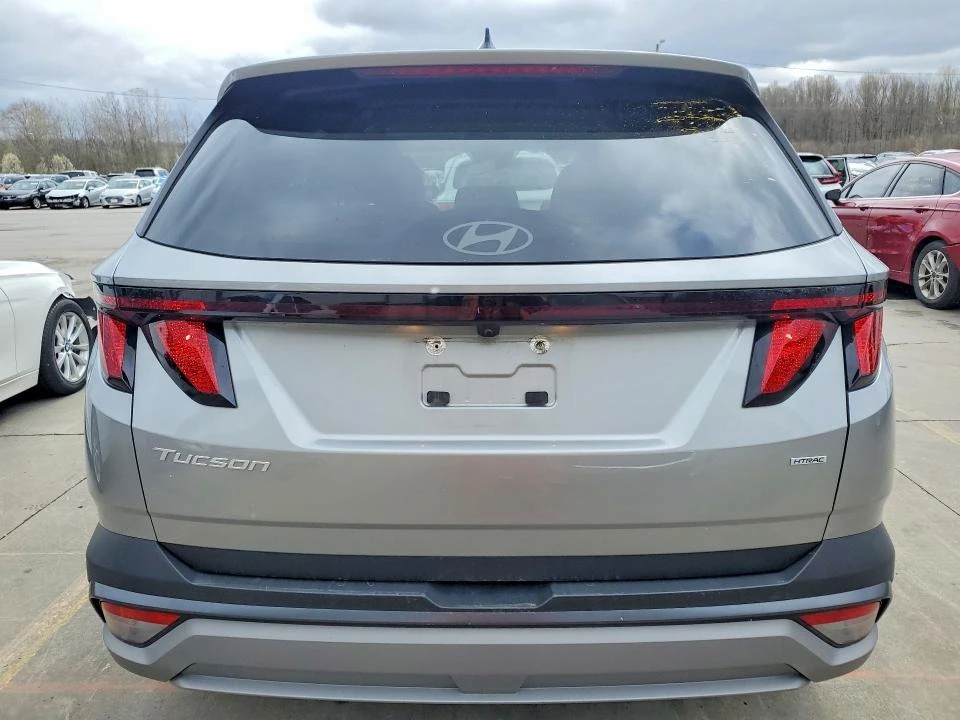 Hyundai Tucson, снимка 6 - Автомобили и джипове - 54825370