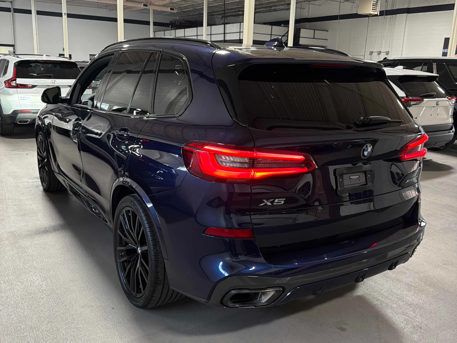 BMW X5 xDrive40i/M-Pack/Laser/Swarovski/360/Pano, снимка 5 - Автомобили и джипове - 55011413