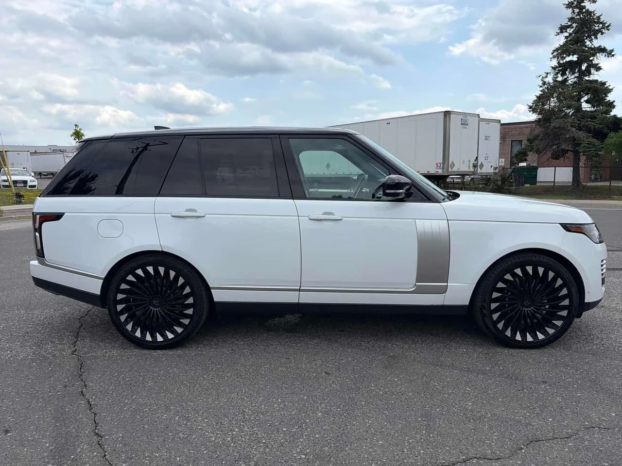 Land Rover Range rover  Autobiography / ЦЕНА ДО БЪЛГАРИЯ / , снимка 3 - Автомобили и джипове - 55237264