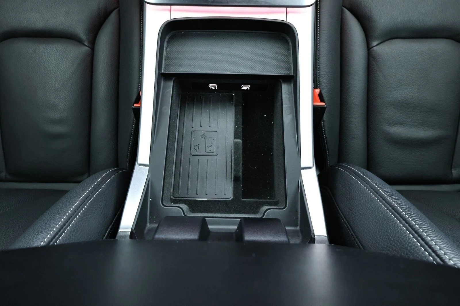 Audi Q8 45 TDI / QUATTRO / BLACK OPTIC/ MATRIX/ HUD/ 360/, снимка 14 - Автомобили и джипове - 56079751