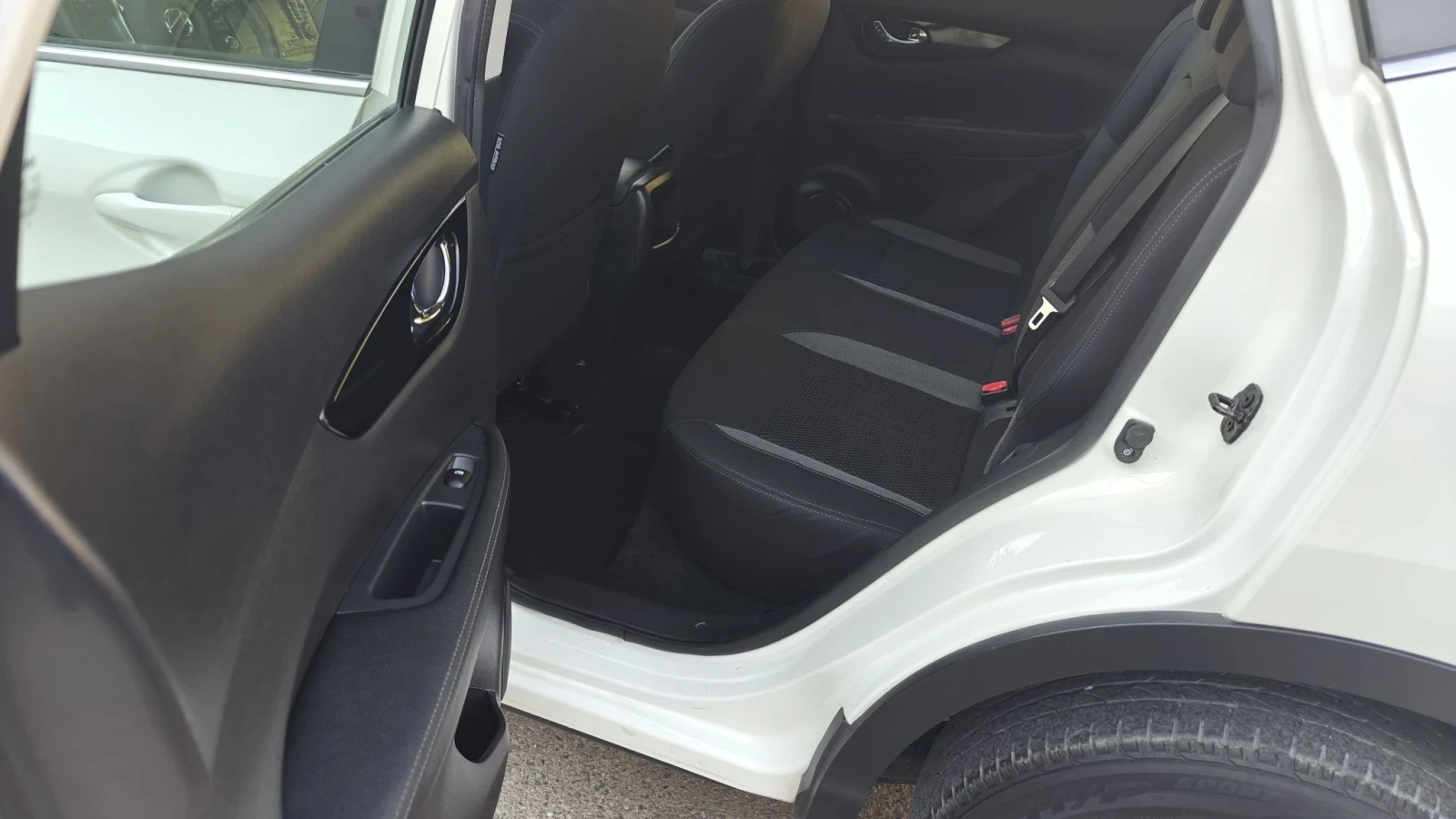 Nissan Qashqai TCdi, снимка 7 - Автомобили и джипове - 56125501