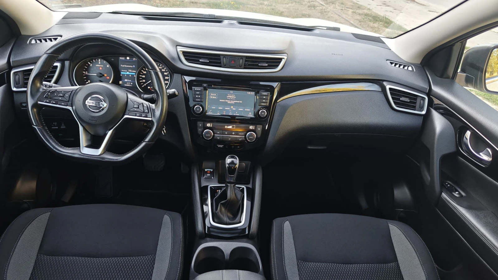 Nissan Qashqai TCdi, снимка 3 - Автомобили и джипове - 56125501