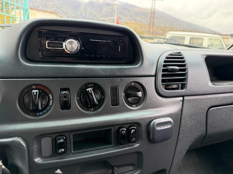 Mercedes-Benz Sprinter 313 2.2CDI* Климатик* 8+ 1 места, снимка 5 - Бусове и автобуси - 53284464