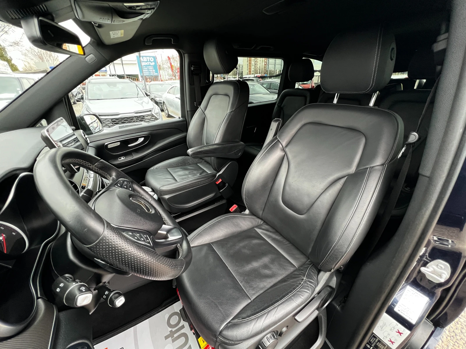 Mercedes-Benz V 250 CDI 4MATIC/AMG/7+ 1/Burmester/NAVI/вкл.ДДС/КАМЕРА, снимка 9 - Бусове и автобуси - 53964240