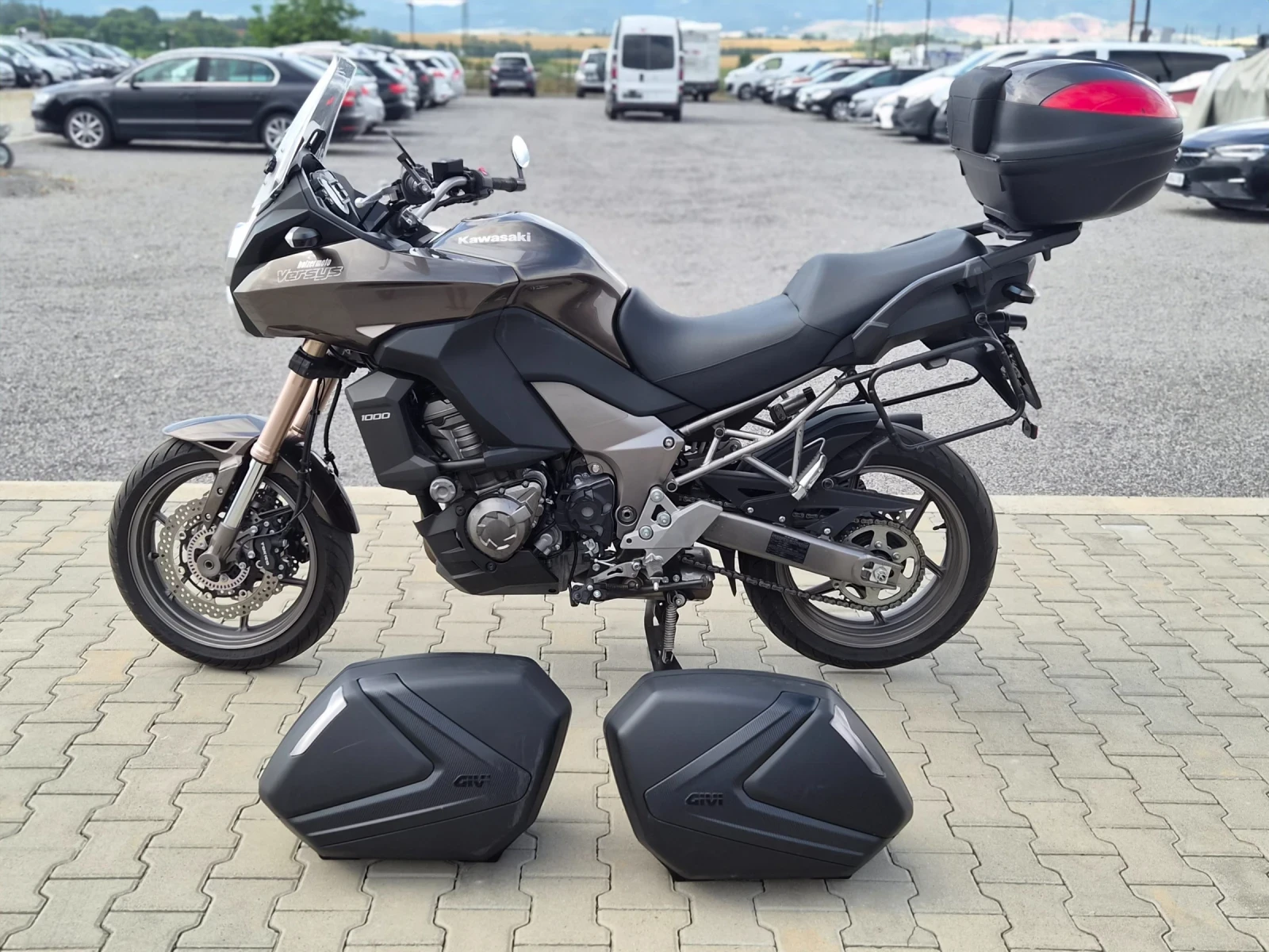 Kawasaki Versys 1000 3 куфара 26000 КМ!!!