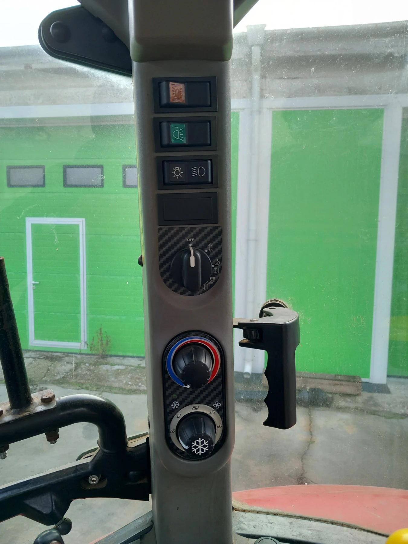 Трактор CASE IH FARMALL 115U - изображение 8