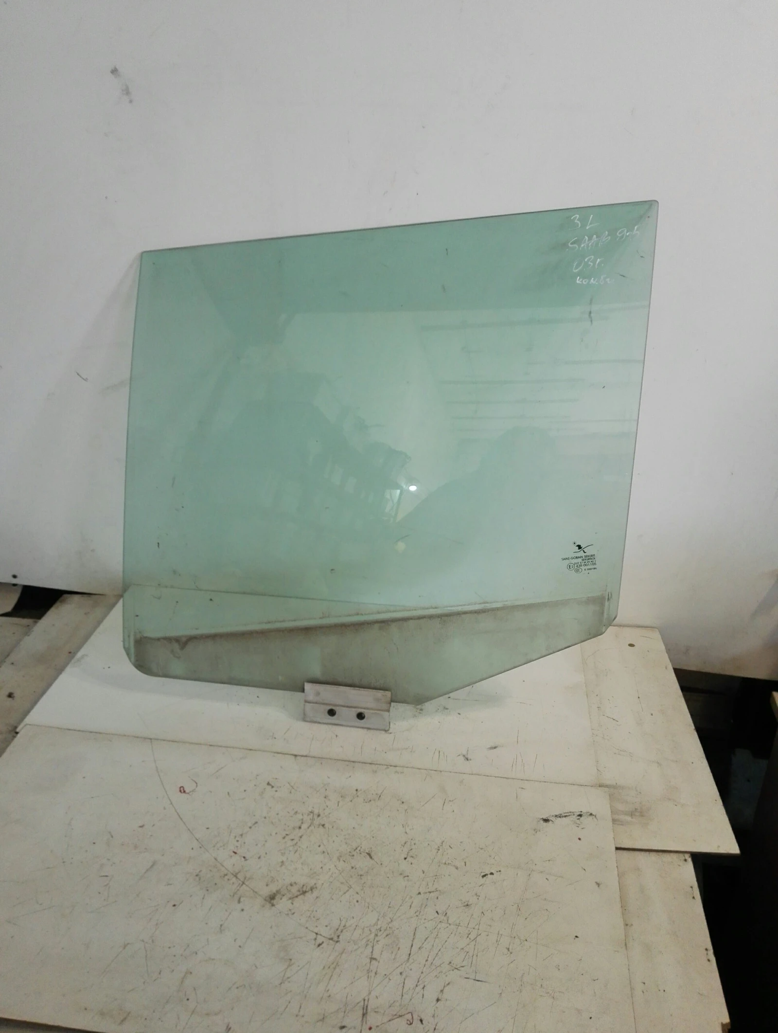 ������ ����� ���� ���� 9-5 ����� | Mobile.bg � ����������� 1