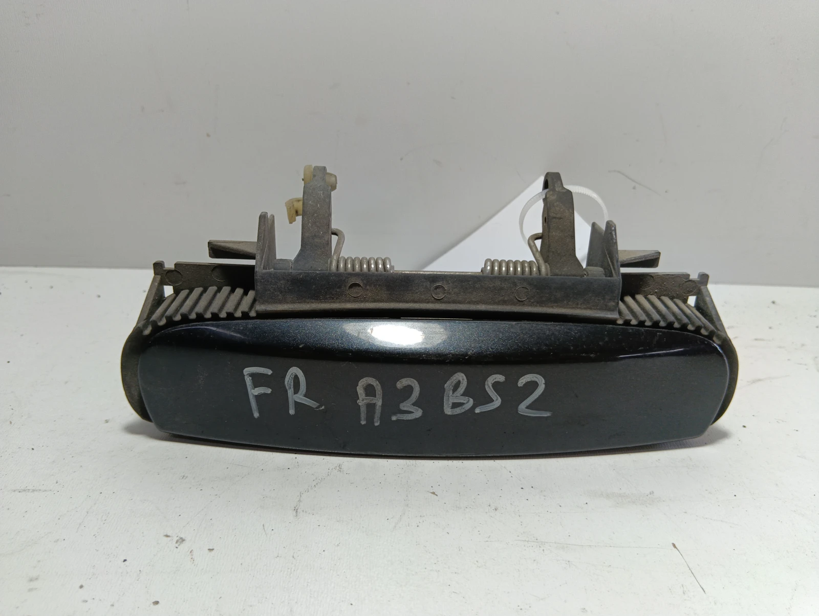 външна дръжка (предна дясна) 4B0839885 Audi A3