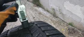 Гуми Зимни 235/40R19, снимка 4