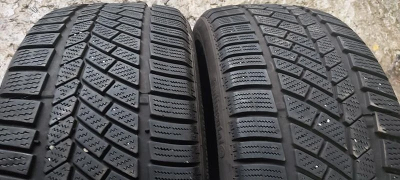 Гуми Зимни 235/40R19, снимка 3 - Гуми и джанти - 34696582