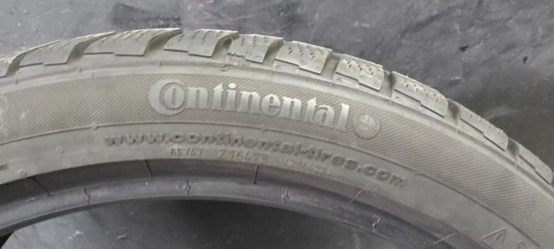 Гуми Зимни 235/40R19, снимка 5 - Гуми и джанти - 34696582