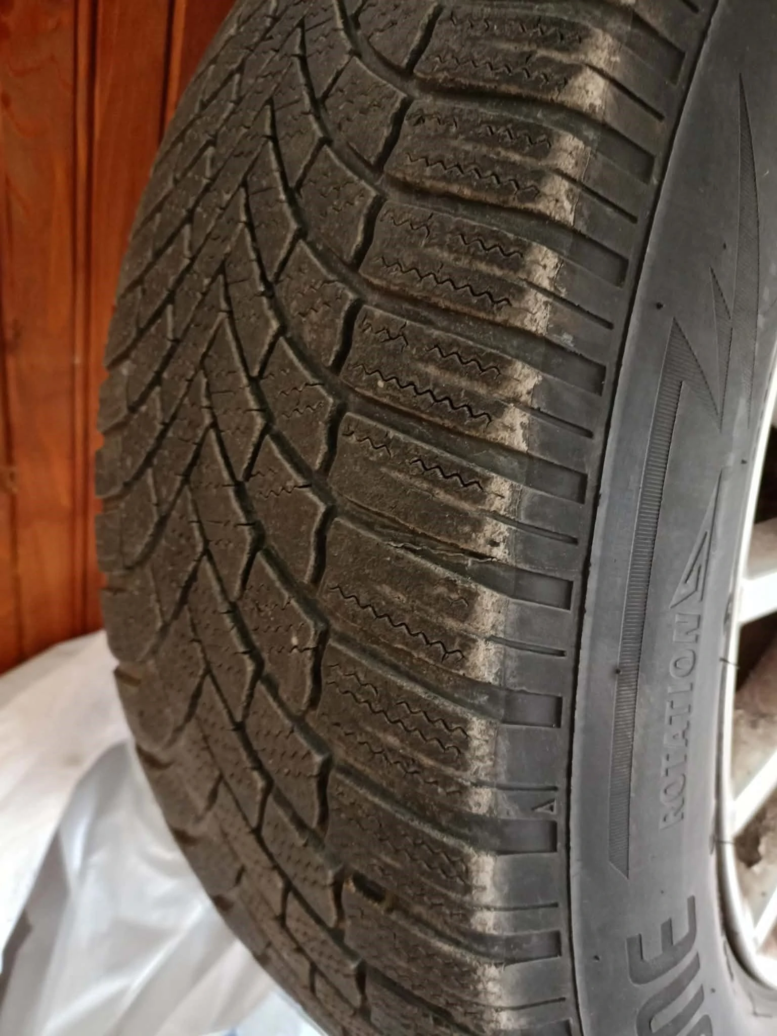 ���� � ������ 235/60R18 | Mobile.bg � ����������� 2
