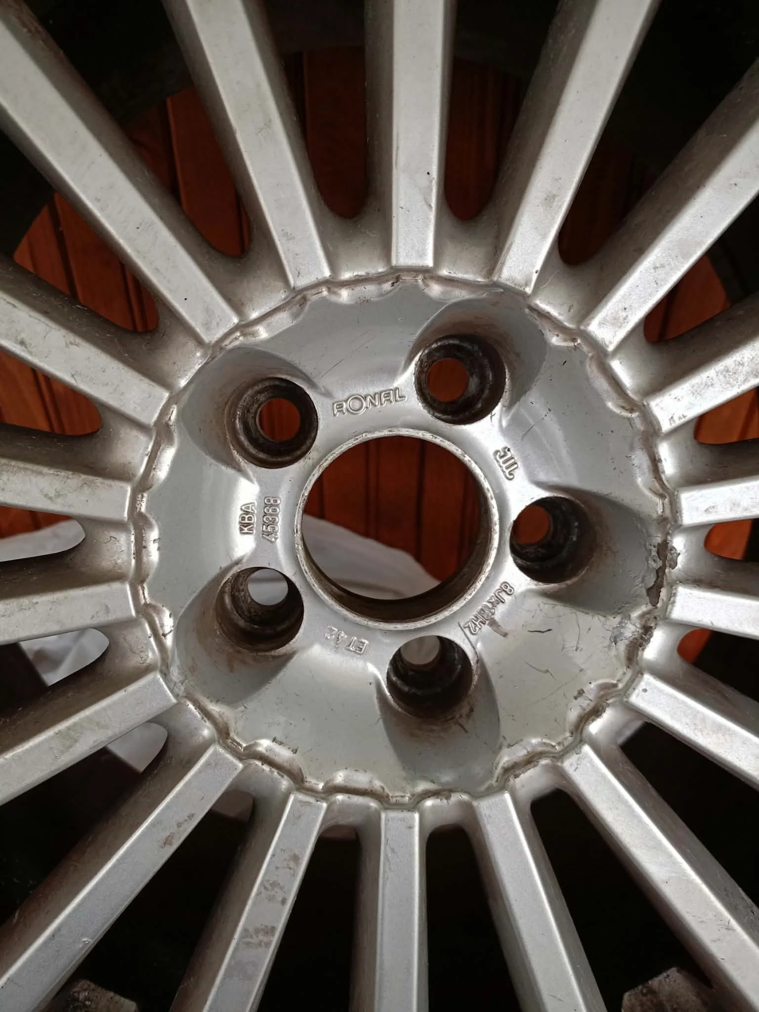 ���� � ������ 235/60R18 | Mobile.bg � ����������� 4