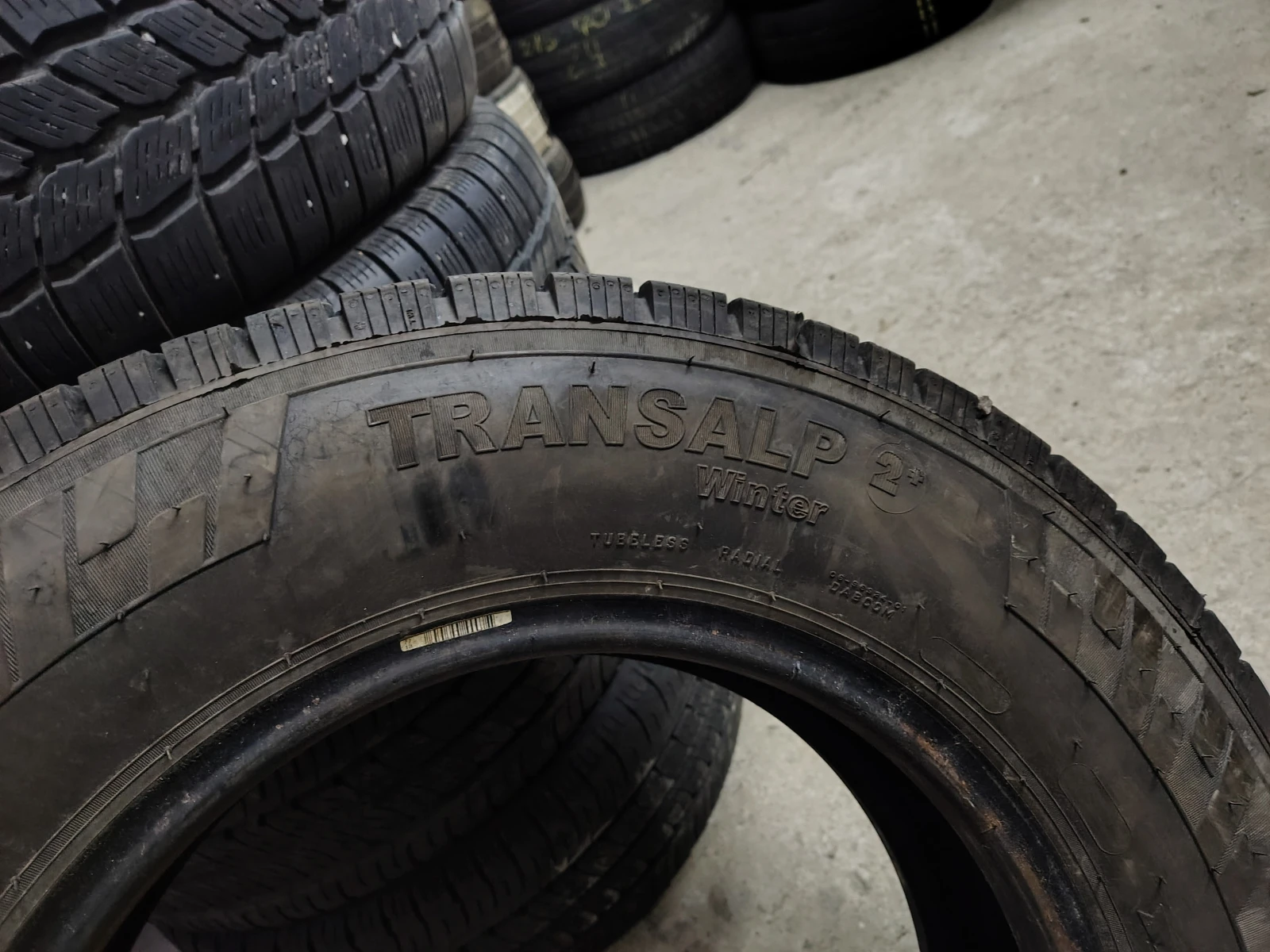 Гуми Зимни 205/75R16, снимка 7 - Гуми и джанти - 54103470