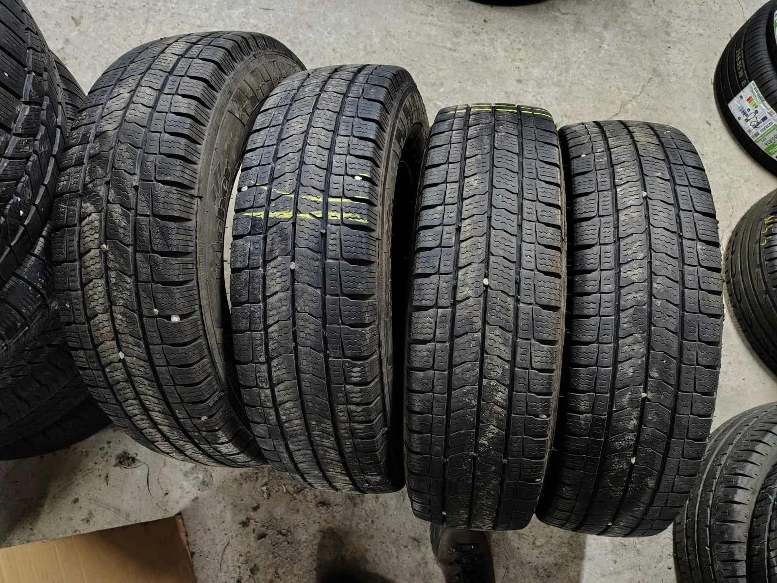 Гуми Зимни 205/75R16