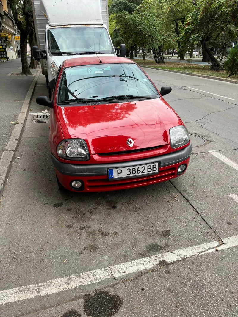 Renault Clio, снимка 2 - Автомобили и джипове - 46866372