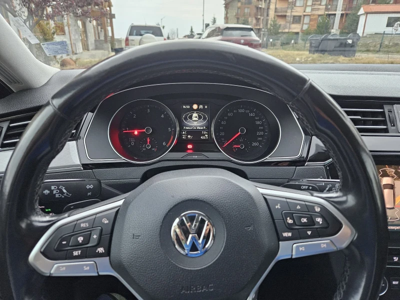 VW Passat 2.0 TDI, снимка 15 - Автомобили и джипове - 48555271