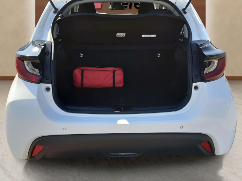 Toyota Yaris 1.5 VVT, снимка 12 - Автомобили и джипове - 51360113