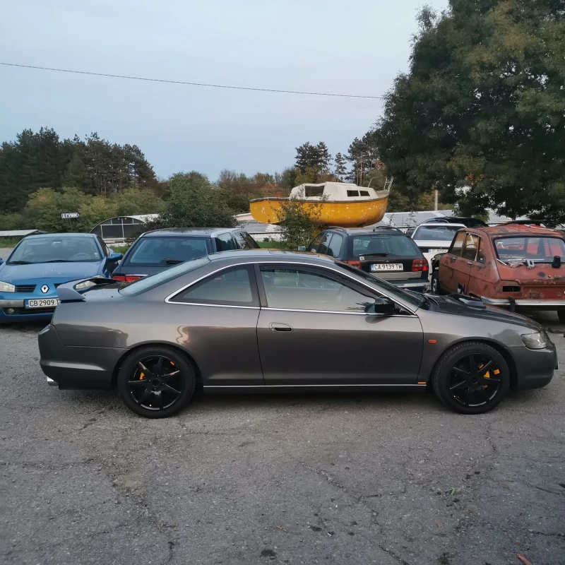 Honda Accord 2.0Т. 210hp, снимка 3 - Автомобили и джипове - 52976608