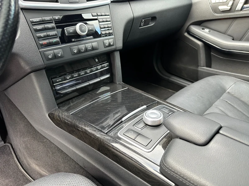 Mercedes-Benz E 500 AMG/388кс/Обдух./KeyLess/Pano./HarmanKardon/Лизинг, снимка 12 - Автомобили и джипове - 52775019