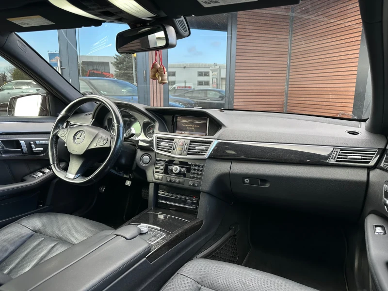 Mercedes-Benz E 500 AMG/388кс/Обдух./KeyLess/Pano./HarmanKardon/Лизинг, снимка 9 - Автомобили и джипове - 52775019