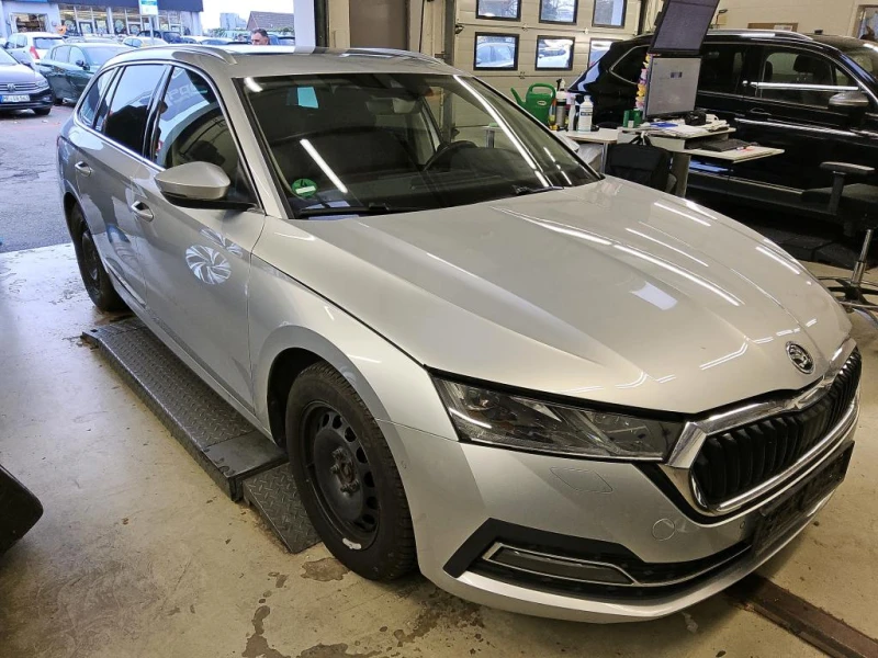 Skoda Octavia 2.0 TDI Style First Edition Панорама Печка, снимка 2 - Автомобили и джипове - 53180346