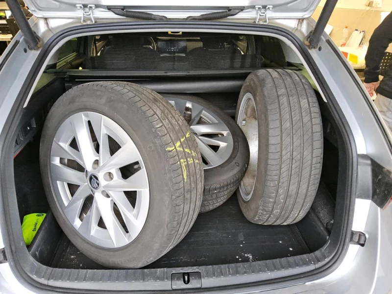 Skoda Octavia 2.0 TDI Style First Edition Панорама Печка, снимка 9 - Автомобили и джипове - 53180346