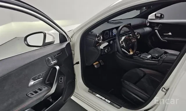 Mercedes-Benz A 35 4Matic | Sedan | Camera | LED | Шибидах | , снимка 5 - Автомобили и джипове - 55640832