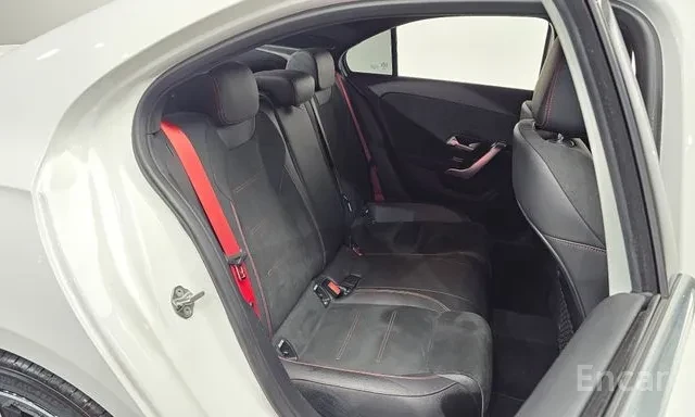 Mercedes-Benz A 35 4Matic | Sedan | Camera | LED | Шибидах | , снимка 11 - Автомобили и джипове - 55640832
