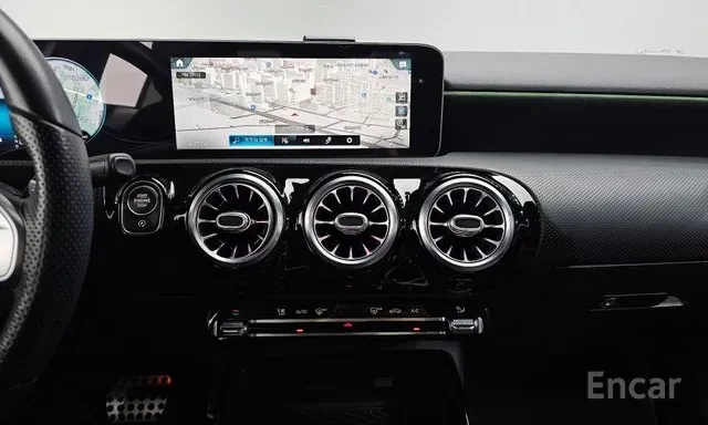 Mercedes-Benz A 35 4Matic | Sedan | Camera | LED | Шибидах | , снимка 8 - Автомобили и джипове - 55640832