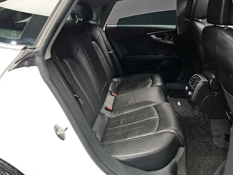 Audi A7 3.0 TDI Quattro - САМО 30% АВАНС, снимка 11 - Автомобили и джипове - 55664822