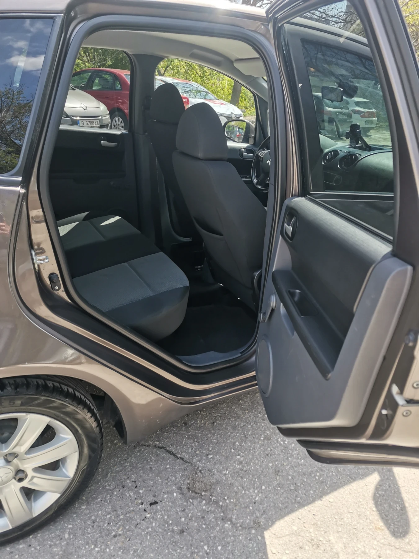 Mitsubishi Colt 1.3 - изображение 9