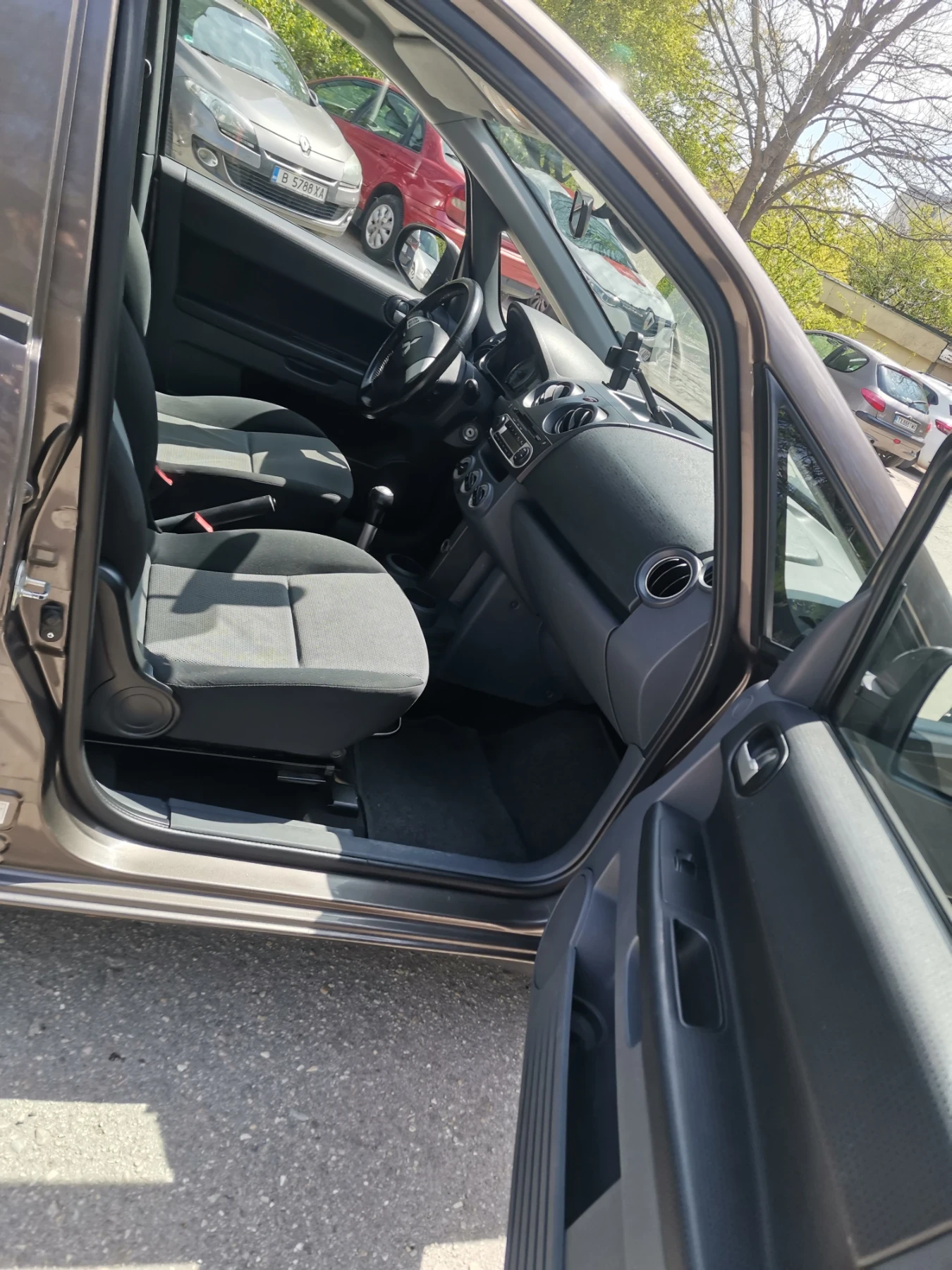 Mitsubishi Colt 1.3 - изображение 10
