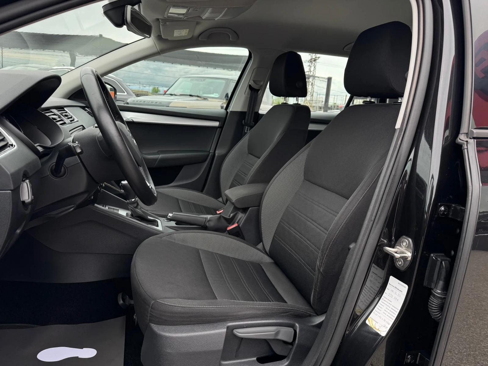Skoda Octavia 1.6TDI-FACELIFT-АВТОМАТИК - изображение 9