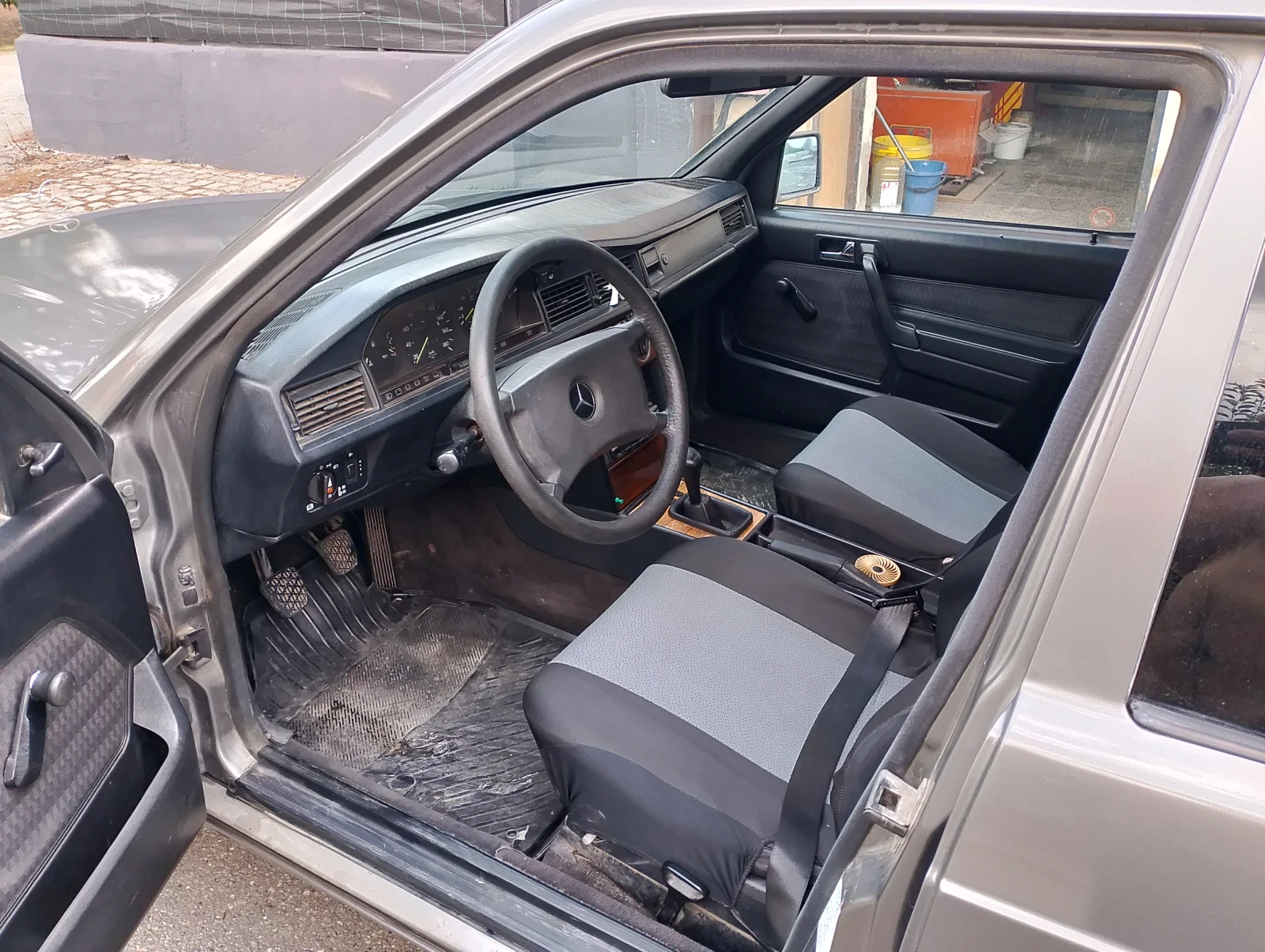 Mercedes-Benz 190  - изображение 5