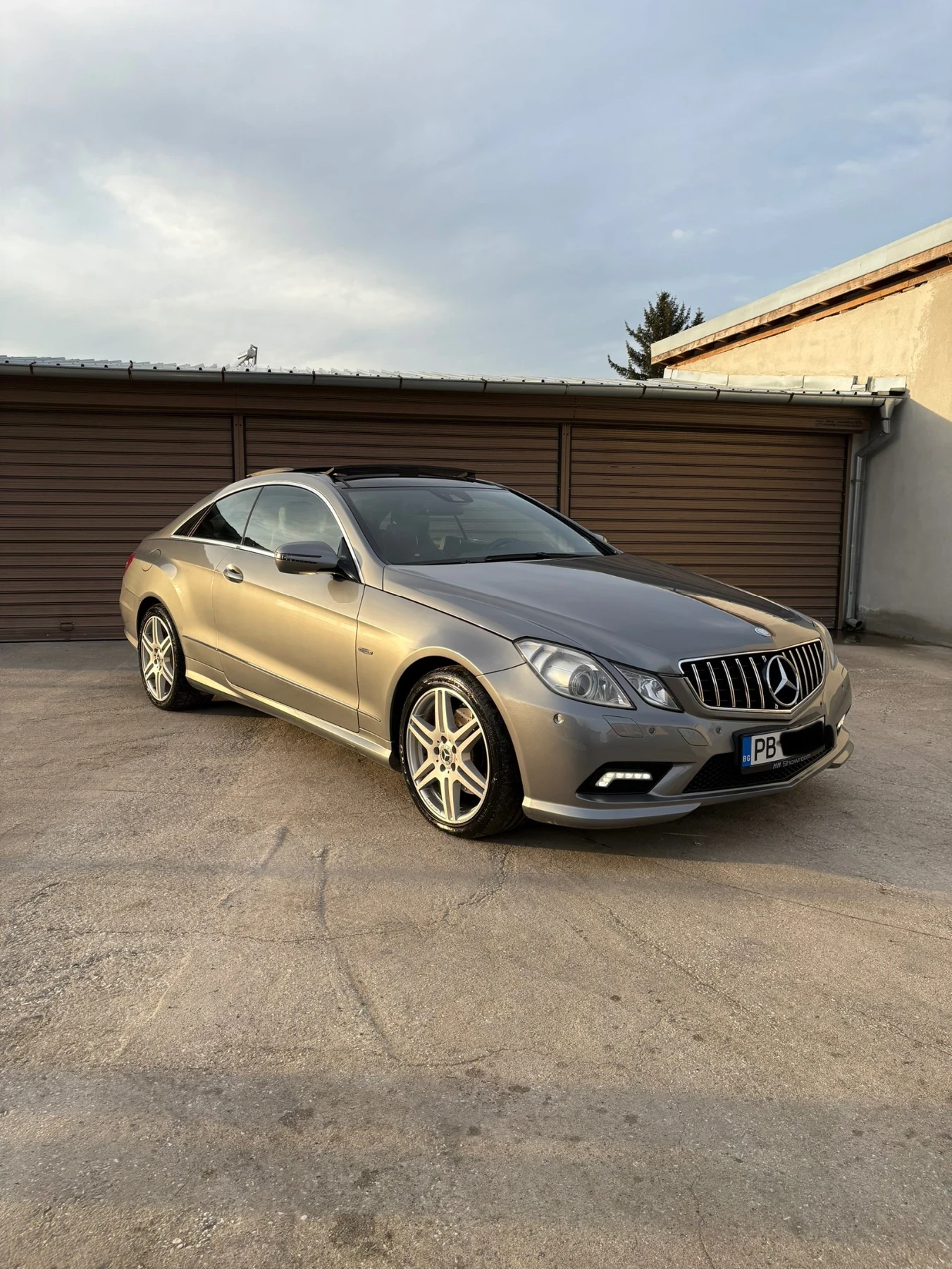 Mercedes-Benz E 350 AMG PACK* DESIGNO* ПАНОРАМА - изображение 2