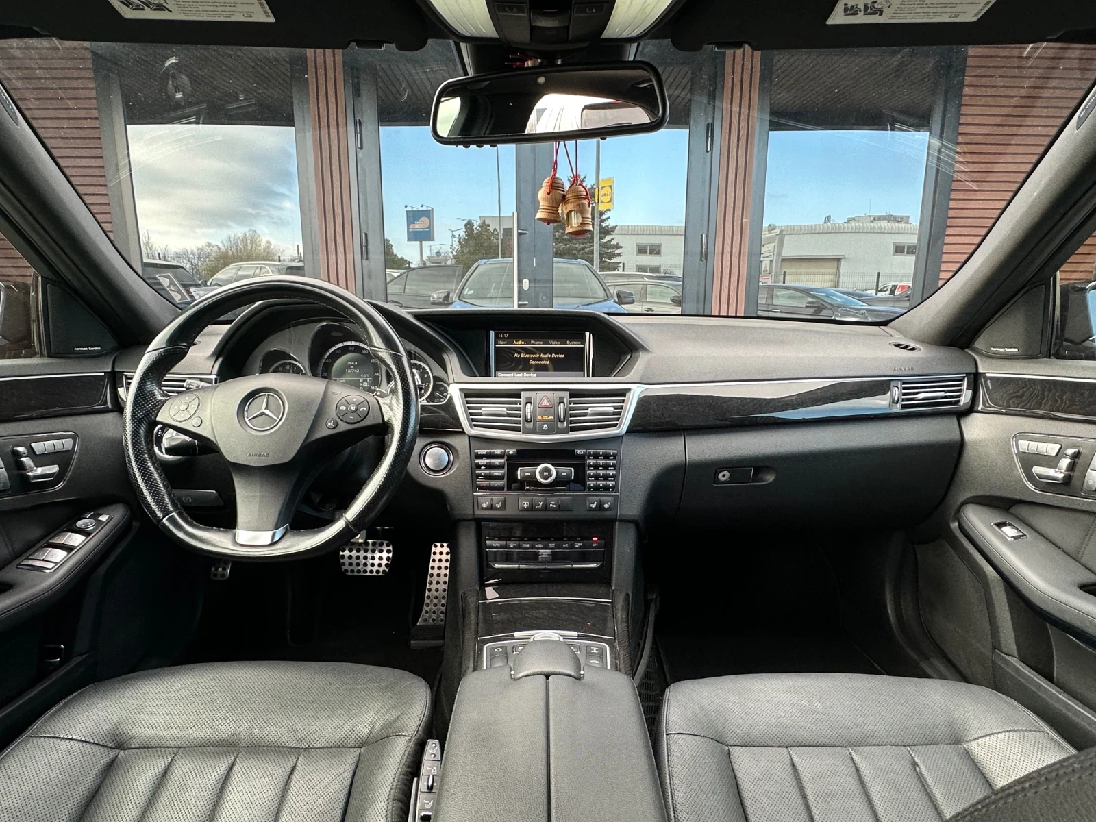 Mercedes-Benz E 500 AMG/388кс/Обдух./KeyLess/Pano./HarmanKardon/Лизинг - изображение 10