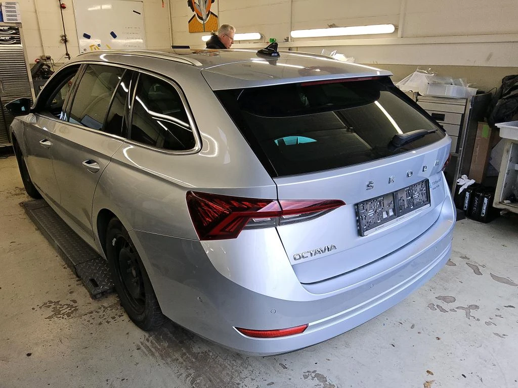 Skoda Octavia 2.0 TDI Style First Edition Панорама Печка - изображение 3