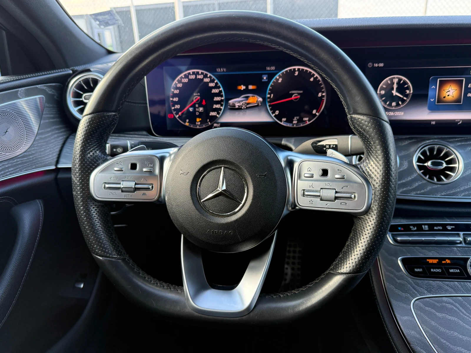 Mercedes-Benz CLS 350 AMG PACK, снимка 12 - Автомобили и джипове - 53734609