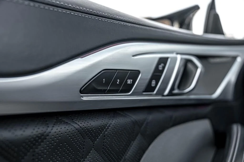 BMW M8 XDRIVE * CAMERA * LED * ПОДГРЕВ * NAVI, снимка 6 - Автомобили и джипове - 53809193